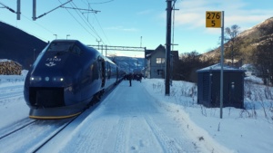 Toget på Kvam stasjon